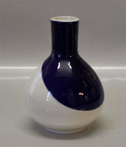 Royal Copenhagen Aluminia Faience 2768 White and blue Columbine vase, round bottle like 15 cm