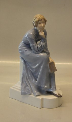Royal Copenhagen figurine 0435 RC Woman sitting, Thinking Chr. Thomsen 1903 23 cm