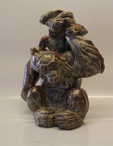 Royal Copenhagen Art Pottery 21417 RC Orangutang with young, December 1956 KK 34 x 30 cm