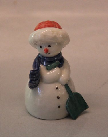 Royal Copenhagen figurine 0769 RC Snowman, Mother with shovel, 7 cm Winther series figurine (1021769) Sven Vestergaard