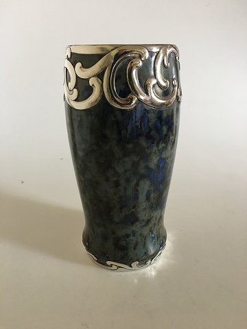 Bing & Grøndahl Unika Vase med Sølv Montering af Lotte Lindahl fra 1913 i løbeglasur