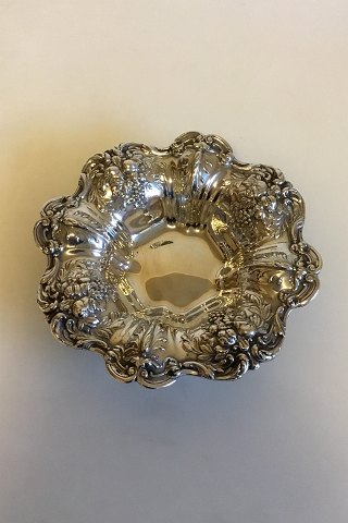 Reed & Barton Sterling Sølv Skål med bred ornamentering med druer. X569 Francis I