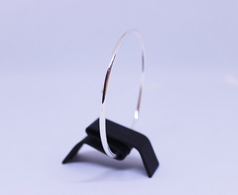 Massiv armring af 925 sterling sølv.5000m2 udstilling.