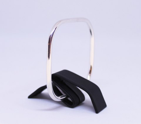 Firkantet armring af 925 sterling sølv, stemplet EHS.5000m2 showroom.