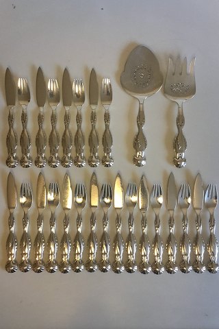 Georg Jensen Sterling sølv Fiskebestik model 55. Sæt til 12 personer med tilhørende serveringssæt