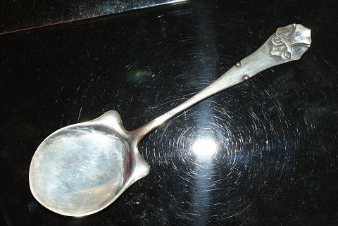 Serving spade French lily silverLength 18.5 cm.