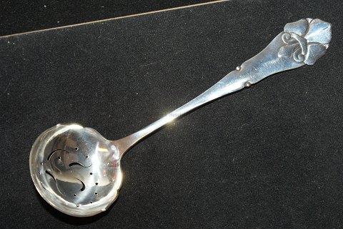 Sprinkle spoon French Lily silverLength 16 cm.