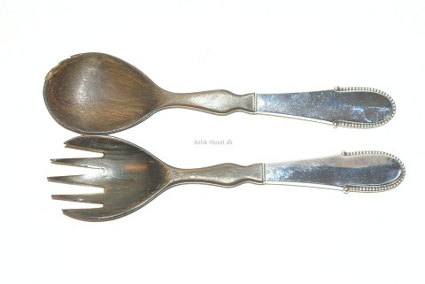 Salette set Wooden leaf 1926 Ball / BeadedGeorg Jensen.