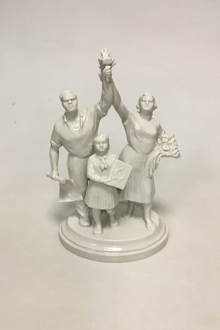 Herend Figur af Familie af István Lőrincz No 5431