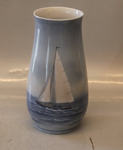 B&G 800-5209 Vase Sail Ship  21 cm B&G Porcelain