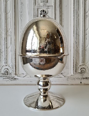 Caviar bowl in the shape of an egg on a stand, made by Holmsted in sterling silver 28 cm.