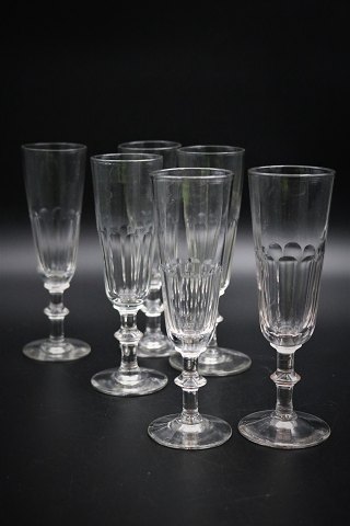 Gamle Chr. d.VIII champagne flutes.
H:16cm. Dia.:4,8cm.
(9 pcs. Available)