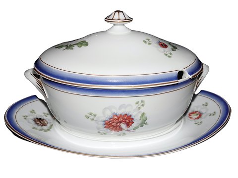 Blue Edge and Flowers
Soup tureen with platter