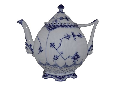 Blue Fluted Full Lace
Large tea pot with devils heads