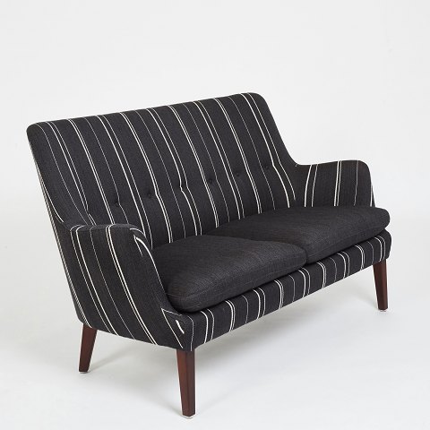 Arne Vodder.
AV53 sofa