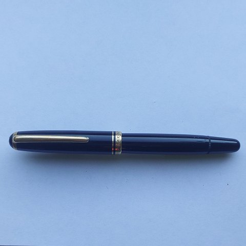 Black Montblanc 254 fountain pen
GAMLE FYLDEPENNE KØBES FYLDEPEN SALG