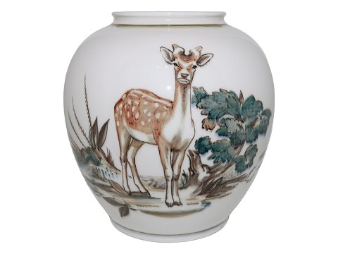 Royal Copenhagen
Unique vase with a deer from 1934