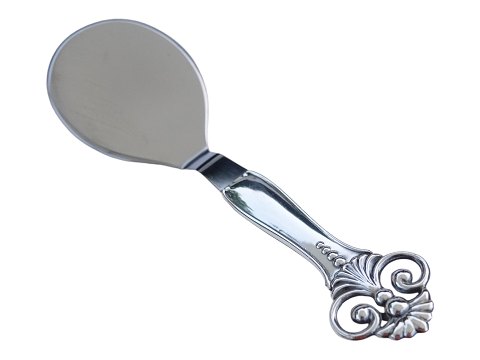 Ornamental tretårnet sølv
Kagespade 17 cm.