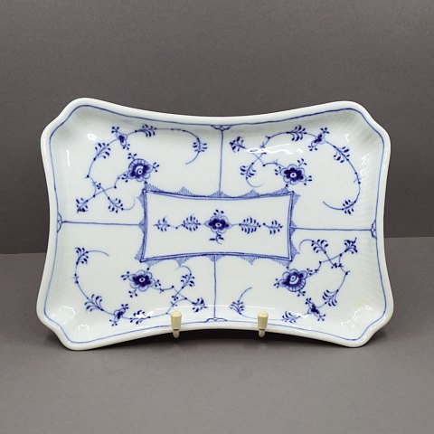 Royal Copenhagen, musselmalet riflet porcelæn; Aflangt fad, Nr. 269