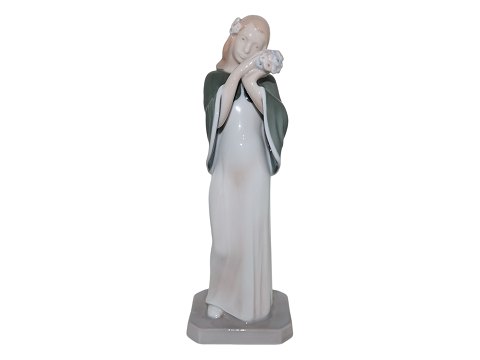 Bing & Grondahl Figurine
Ophelia from Hamlet