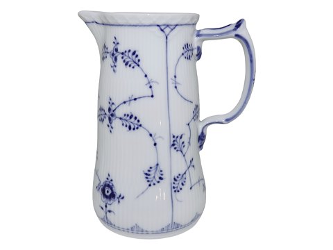 Blue Fluted Plain
Rare milk pitcher from 1898-1923