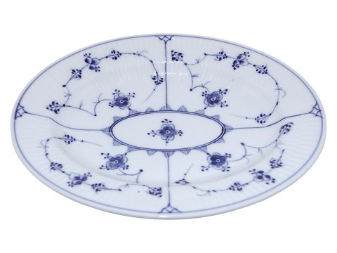 Blue Fluted Plain
Small platter 25.5 cm.