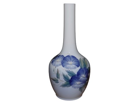 Royal Copenhagen
Vase with blue flower
