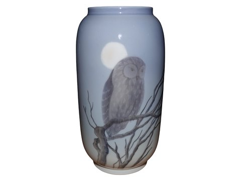 Royal Copenhagen
Vase with owl