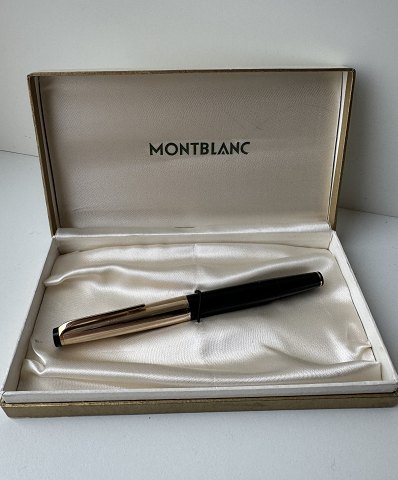 Black Montblanc Meisterstück no. 72 fountain pen with gold-double cap in 
original box