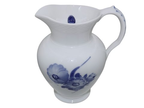 Blue Flower Braided
Large chocolate pitcher from 1923-1928