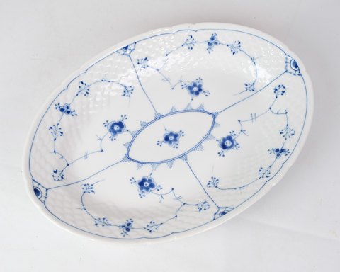 Oval Dish - No. 17 - Porcelain - Blue Painted - Blue Fluted - Bing & GrondahlGreat condition