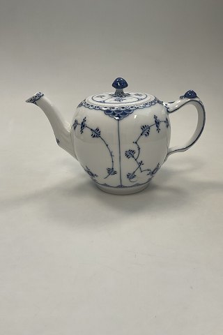 Royal Copenhagen Blue Fluted Half Lace Tea Pot No 611