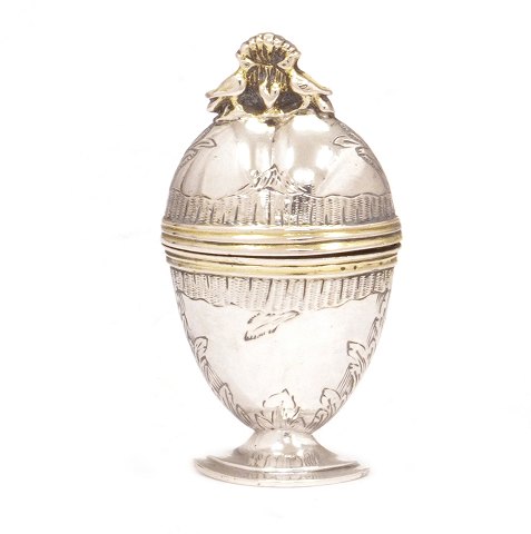 Hovedvandsæg i sølv. Ustemplet. H: 6,3cm