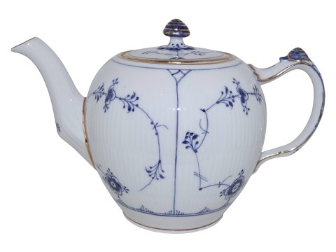 Blue Fluted with gold edge
Teapot from 1898-1923