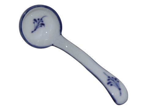 Blue Fluted Plain
Rare small spoon for mustard
