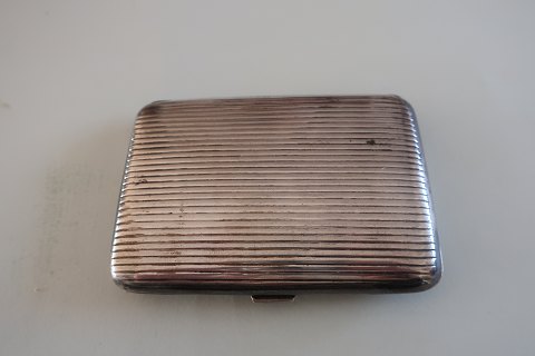 Cigarette caseSilverStamp: I.W.8,5cm x 6cmIn a very good condition