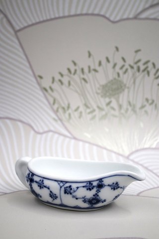 Royal Copenhagen Blue Fluted Plain small butter dish.
1st grade. from 1893-1900...