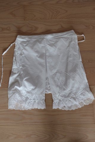 Good old pantalettes with embroidery made by handVery beautiful and specialIn a good condition