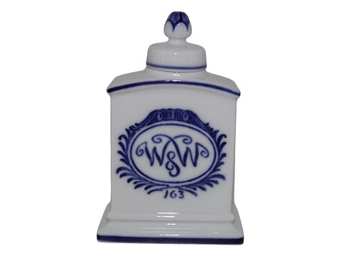 Royal Copenhagen
Lidded tea caddy