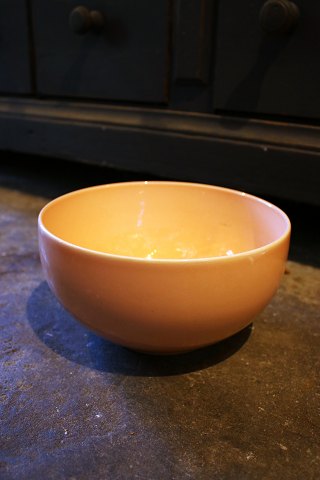Royal Copenhagen 4 All Seasons faience bowl with pink glaze designed by Grethe 
Meyer. No. 578...