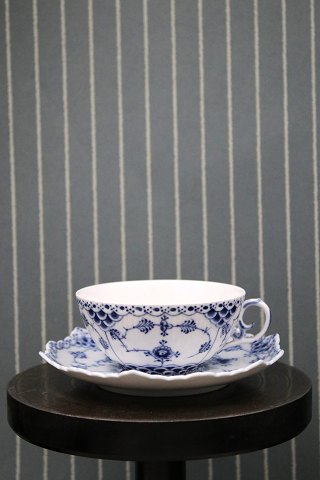 Royal Copenhagen, Blue Fluted Full Lace Teacup.
RC# 1/1130...