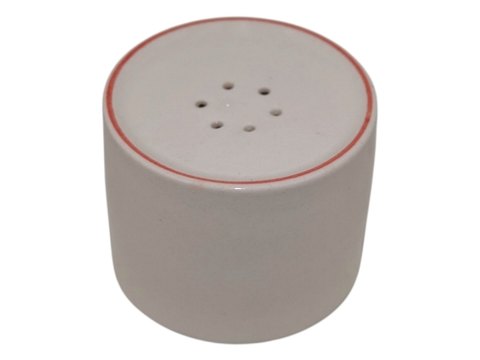 Red Line
Salt shaker