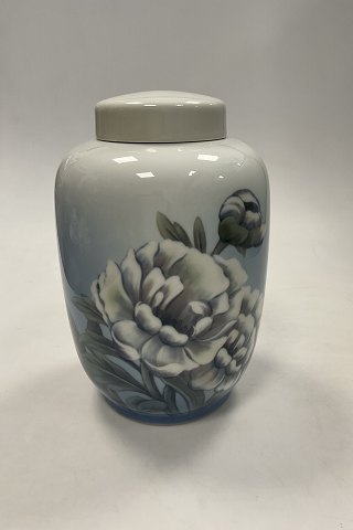 Royal Copenhagen Vase med Låg /Urne No. 92/888  med Blomster Motiv