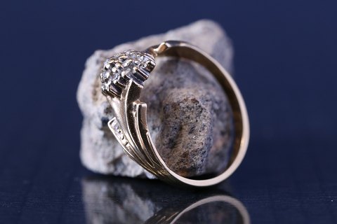 14 Karat Dame guldring med Diamanter.Størrelse 58