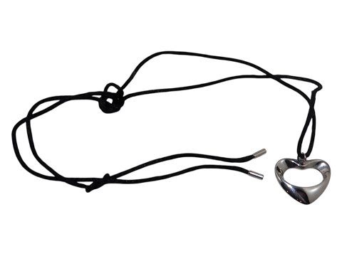 Georg Jensen sterling silver
Heart pendant and necklace by Henning Koppel