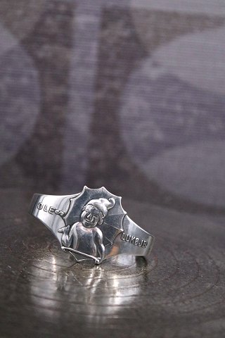 Gammel servietring i sølv (stemplet) med Ole Lukøje...