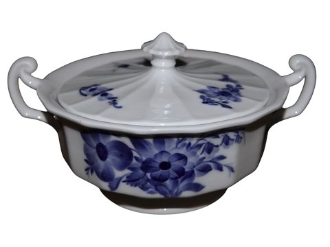 Blue Flower Angular
Rare extra large lidded sugar bowl