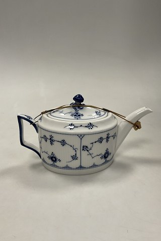 Royal Copenhagen Blue Fluted Tea Pot No. 254