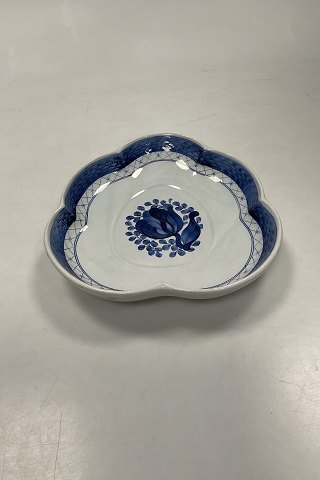 Royal Copenhagen Blue Tranquebar Leaf Shaped Bowl No. 924 / 357