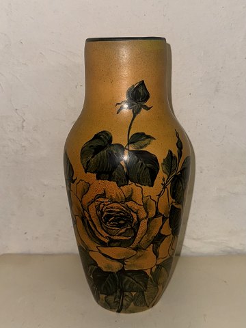 Bemalet vase i keramik fra P. Ipsens Enke